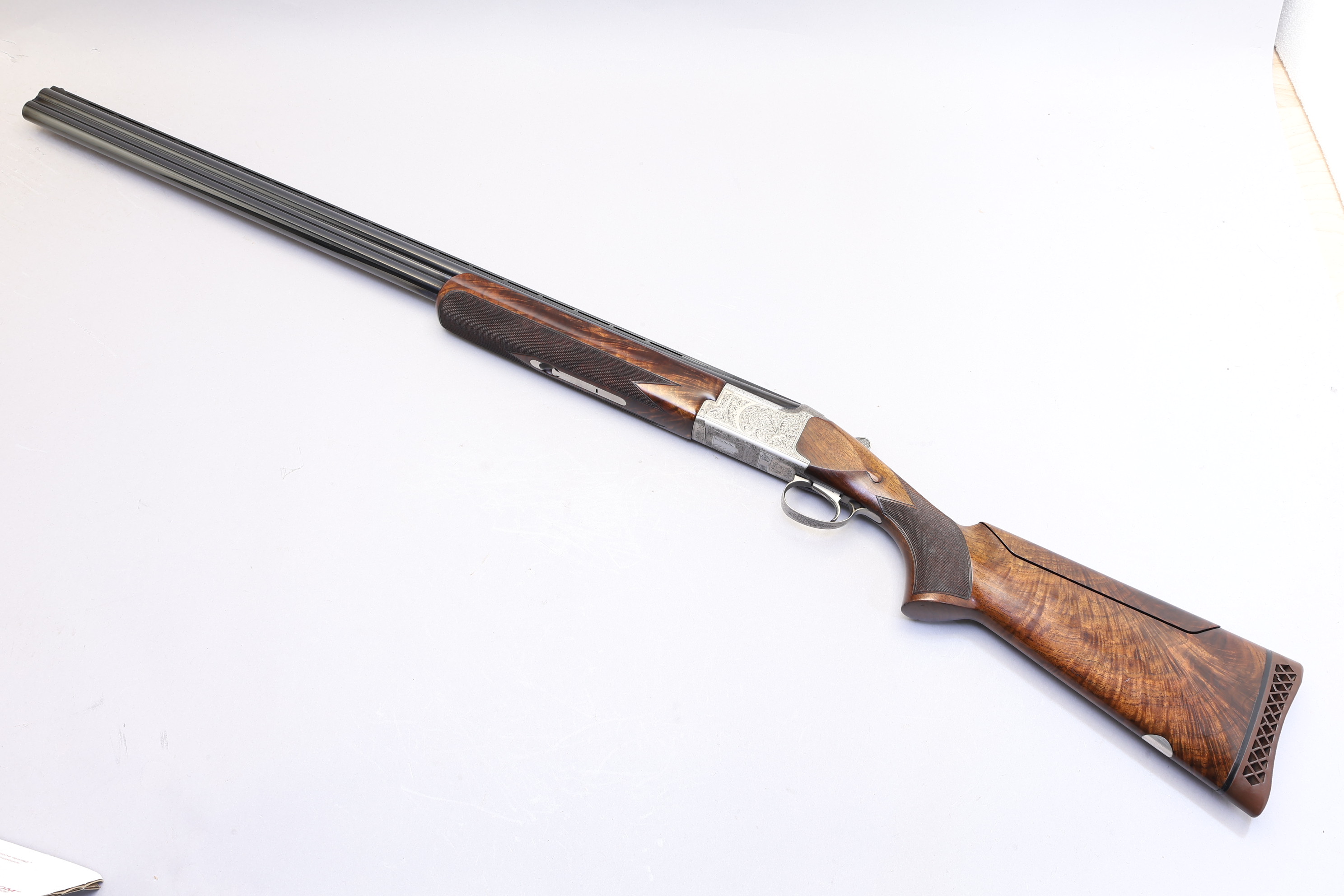 Miroku MK38 Trap Grade 5, 12 Ga, 32" barrels, adjustable comb-img-2