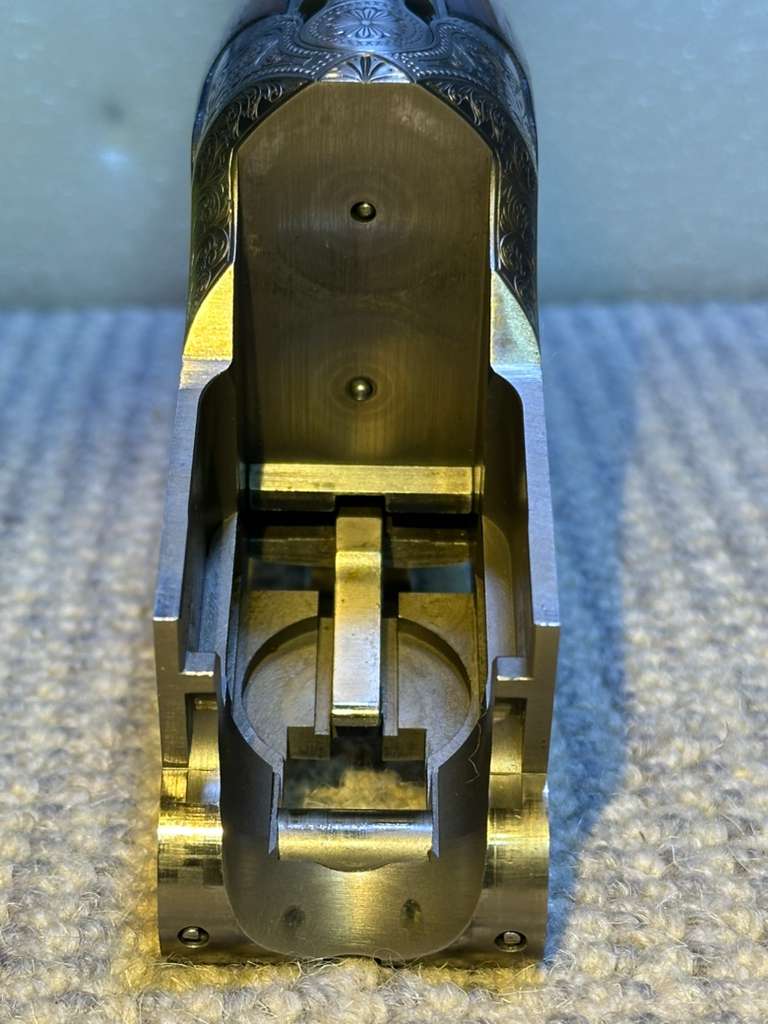 Miroku MK38 Trap Grade 5, 12 Ga, 32" barrels, adjustable comb-img-25